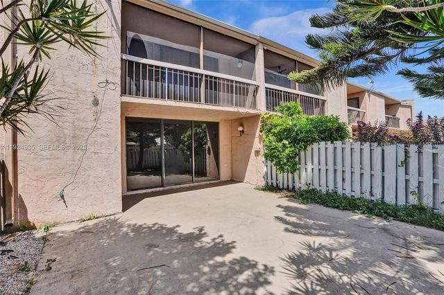 20607 NE 7th Ct, Miami, FL 33179