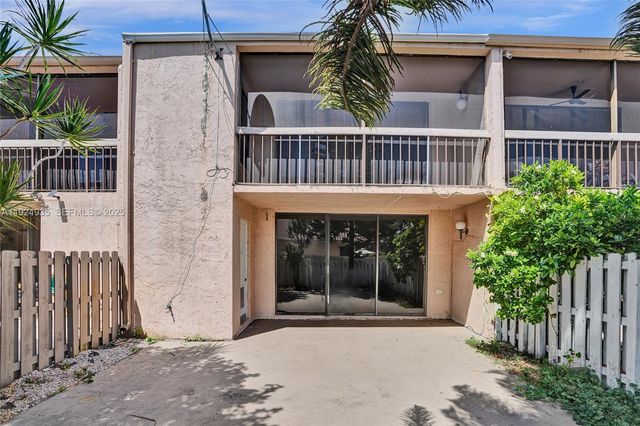 20607 NE 7th Ct, Miami, FL 33179