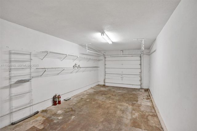 20607 NE 7th Ct, Miami, FL 33179