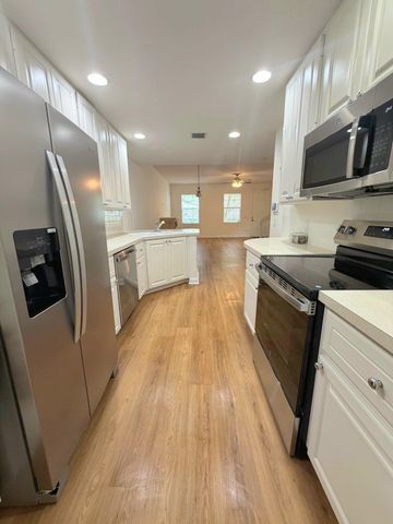 2868 W COMMUNITY Drive, Jupiter, FL 33458
