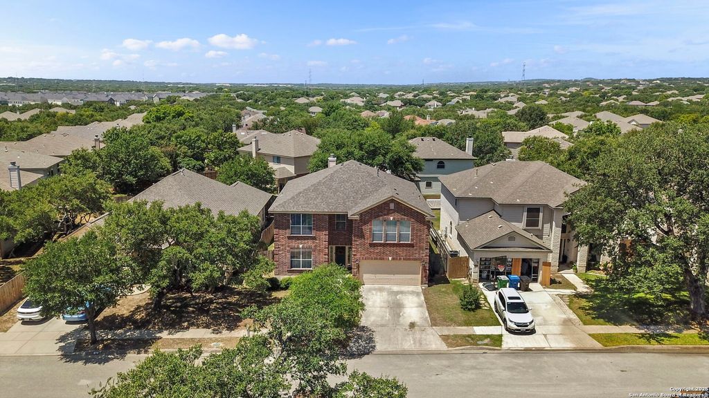 8747 Feather Trl, Helotes, TX 78023