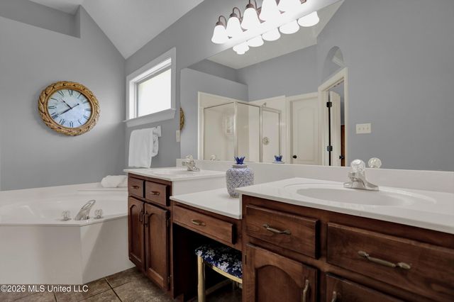 4981 Waterstone Cove, Olive Branch, MS 38654
