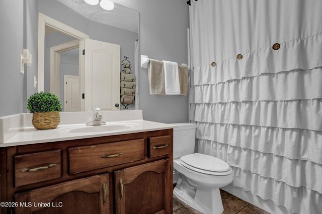 4981 Waterstone Cove, Olive Branch, MS 38654