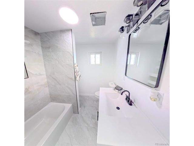 432 3rd Ave, Deer Trail, CO 80105