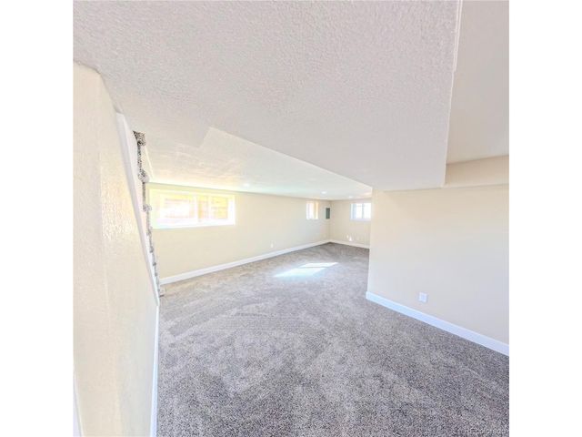 432 3rd Ave, Deer Trail, CO 80105