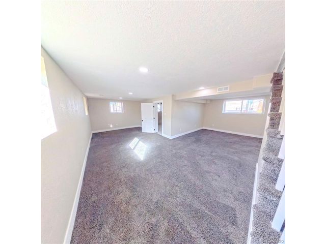 432 3rd Ave, Deer Trail, CO 80105