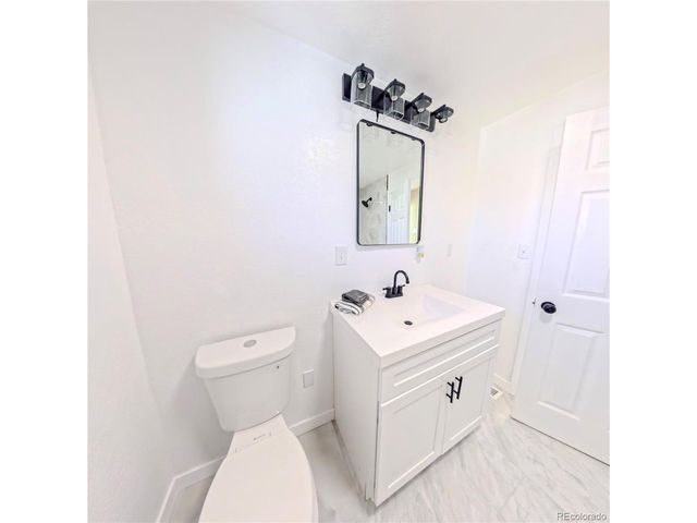 432 3rd Ave, Deer Trail, CO 80105