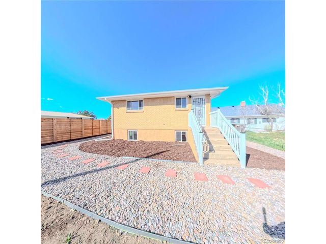432 3rd Ave, Deer Trail, CO 80105