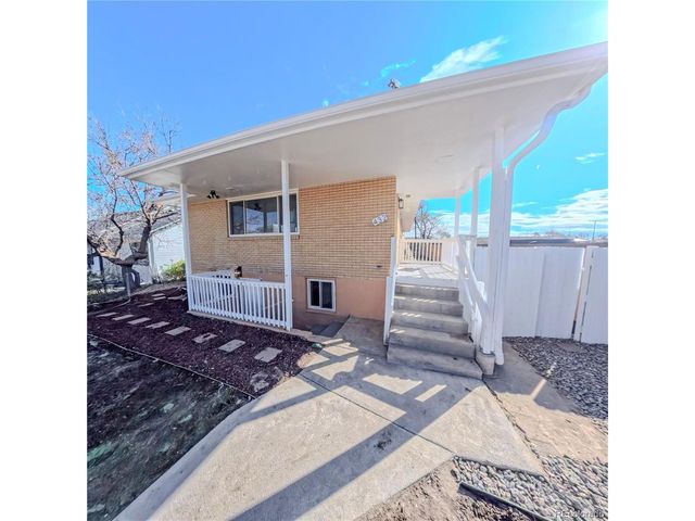 432 3rd Ave, Deer Trail, CO 80105