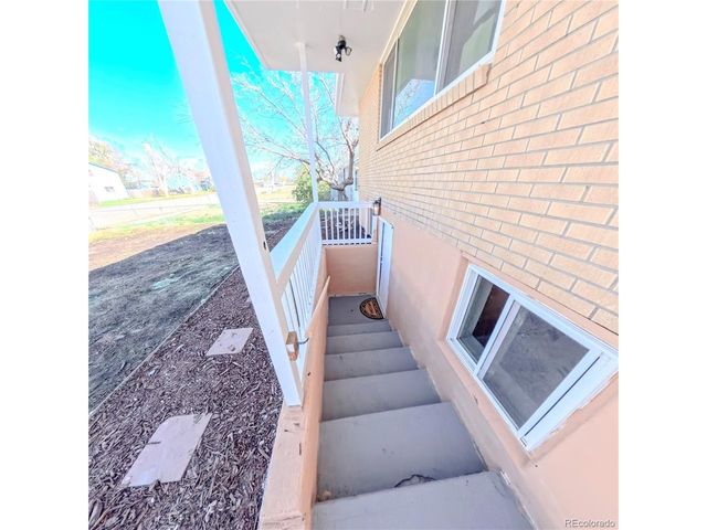 432 3rd Ave, Deer Trail, CO 80105