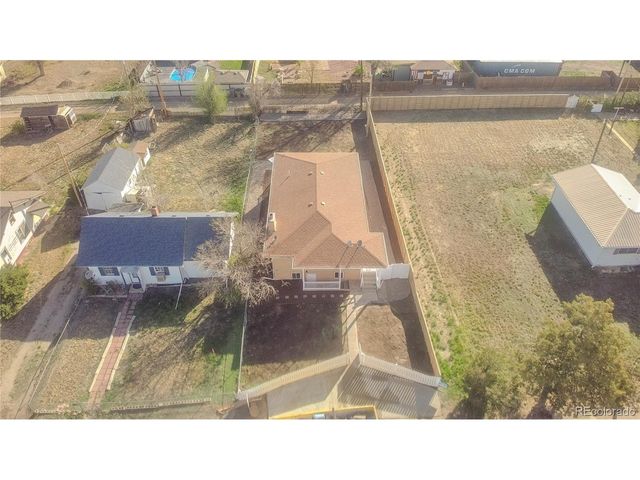 432 3rd Ave, Deer Trail, CO 80105