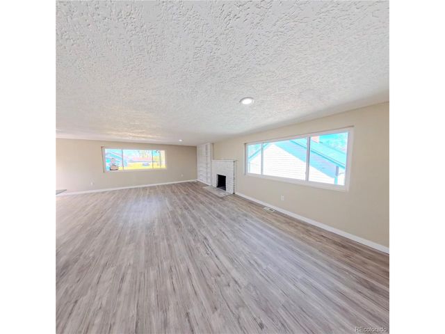432 3rd Ave, Deer Trail, CO 80105