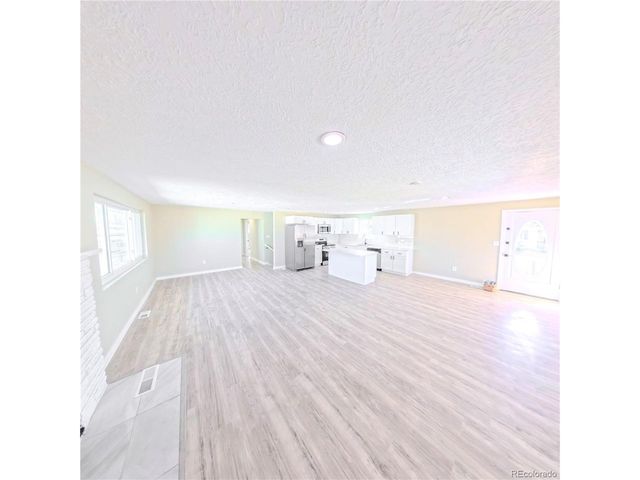 432 3rd Ave, Deer Trail, CO 80105