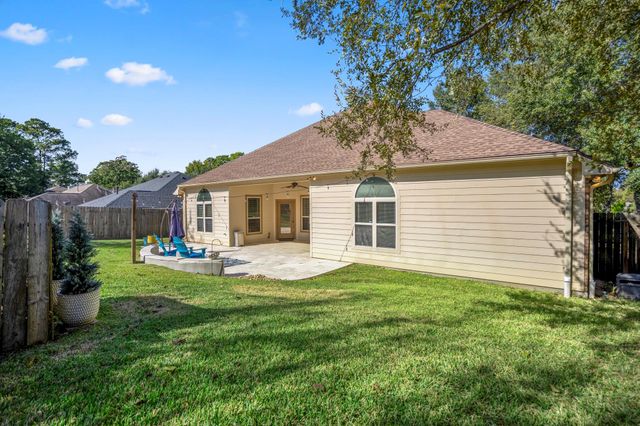 12774 Point Aquarius Boulevard, Willis, TX 77318