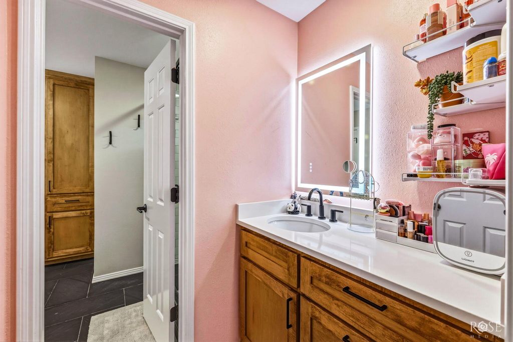 Image 24 of property listing at 3325 Grandview Drive, San Angelo, TX 76904