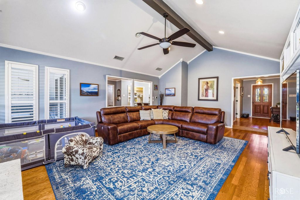 Image 8 of property listing at 3325 Grandview Drive, San Angelo, TX 76904