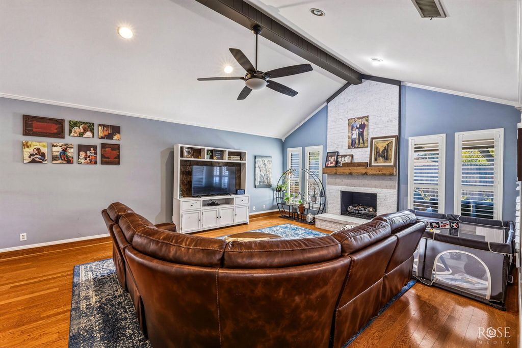 Image 9 of property listing at 3325 Grandview Drive, San Angelo, TX 76904