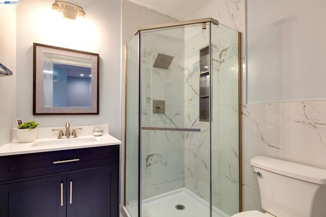 1017 Island Dr, Alameda, CA 94502