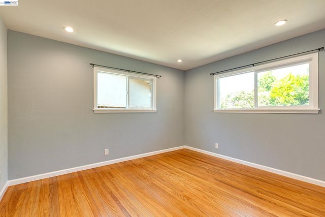 1017 Island Dr, Alameda, CA 94502