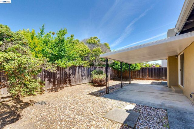 1017 Island Dr, Alameda, CA 94502