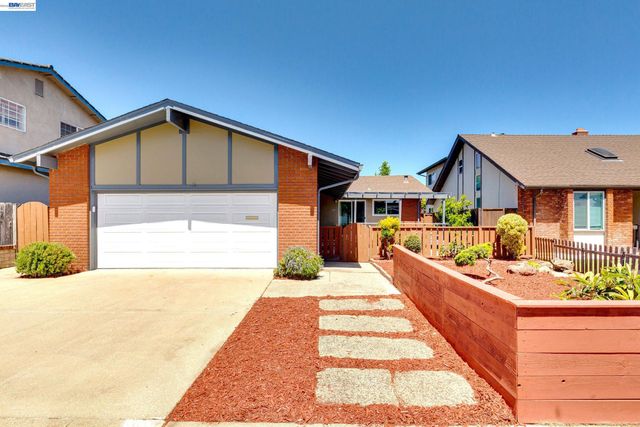 1017 Island Dr, Alameda, CA 94502