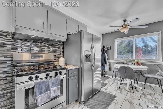 24804 Ridgecroft Avenue, Eastpointe, MI 48021
