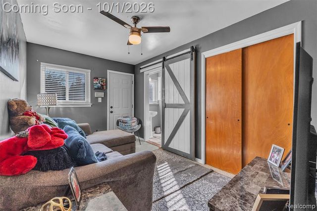 24804 Ridgecroft Avenue, Eastpointe, MI 48021