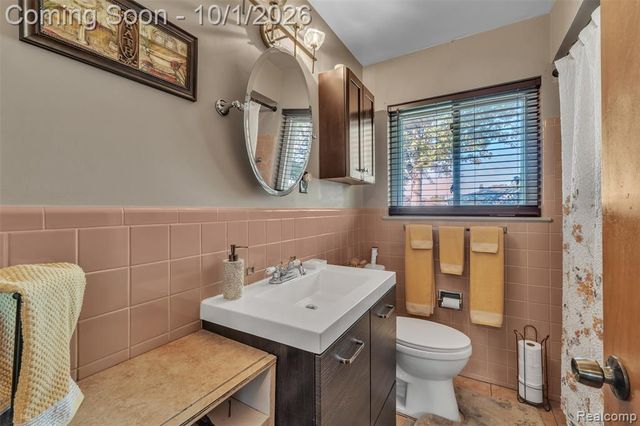 24804 Ridgecroft Avenue, Eastpointe, MI 48021