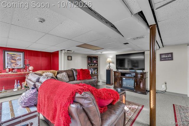 24804 Ridgecroft Avenue, Eastpointe, MI 48021