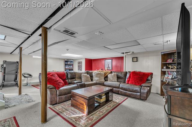 24804 Ridgecroft Avenue, Eastpointe, MI 48021