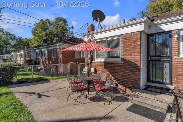 24804 Ridgecroft Avenue, Eastpointe, MI 48021