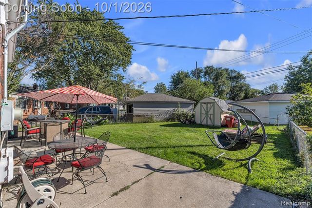 24804 Ridgecroft Avenue, Eastpointe, MI 48021