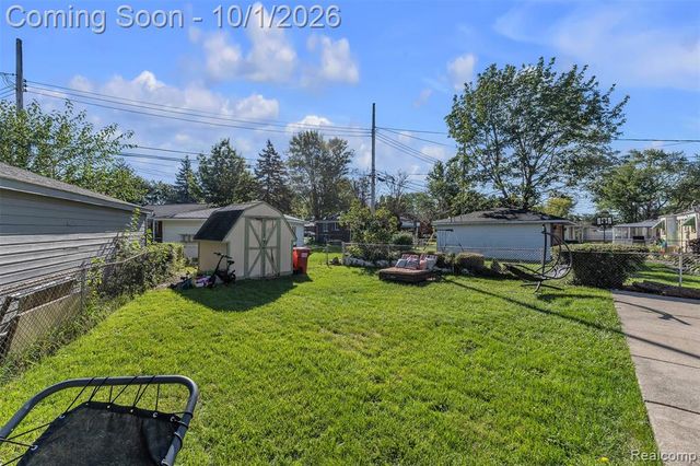 24804 Ridgecroft Avenue, Eastpointe, MI 48021