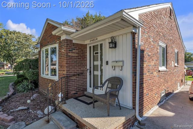 24804 Ridgecroft Avenue, Eastpointe, MI 48021