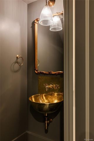 858 S Saint Paul Street, Denver, CO 80209