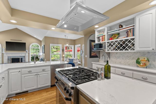 1611 E Heritage Ln, Spokane, WA 99208