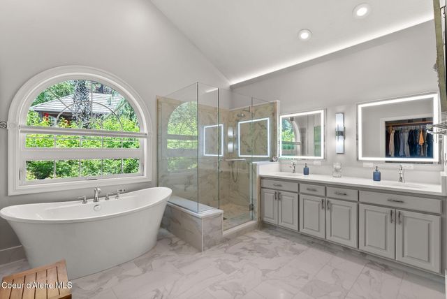 1611 E Heritage Ln, Spokane, WA 99208