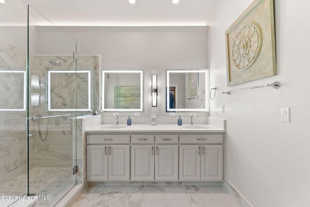 1611 E Heritage Ln, Spokane, WA 99208