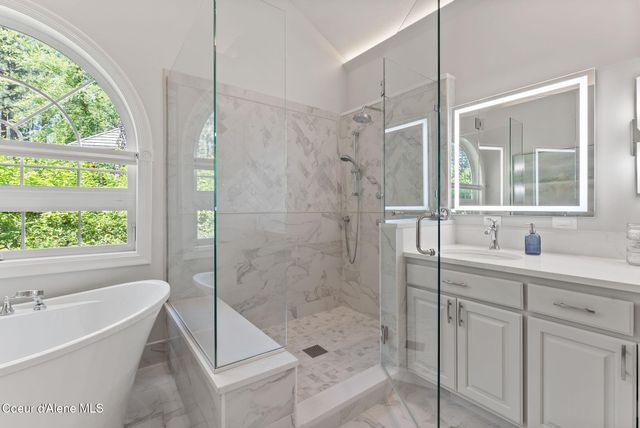 1611 E Heritage Ln, Spokane, WA 99208