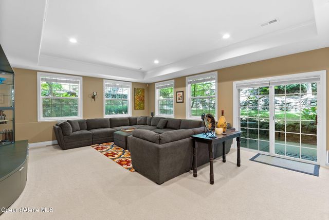 1611 E Heritage Ln, Spokane, WA 99208