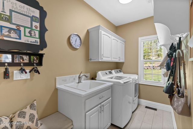 1611 E Heritage Ln, Spokane, WA 99208