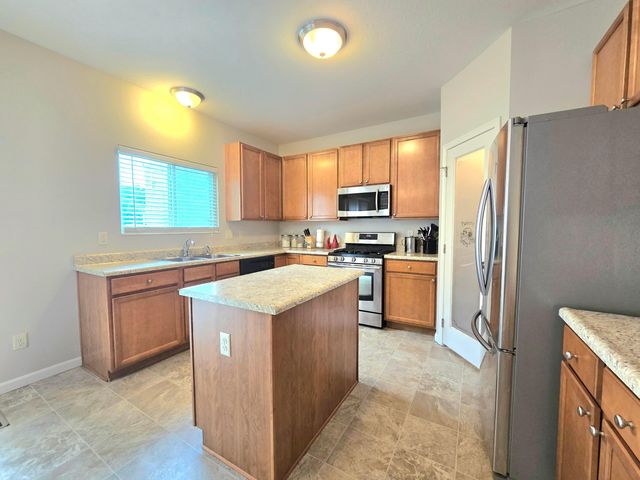 4879 Shallowford Loop, Grove City, OH 43123