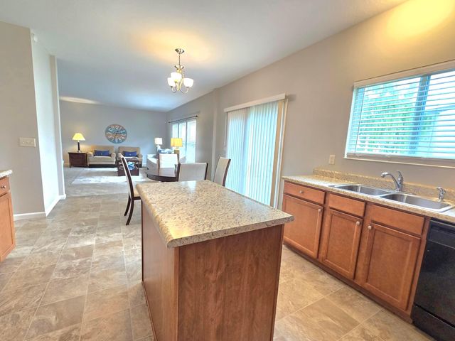 4879 Shallowford Loop, Grove City, OH 43123