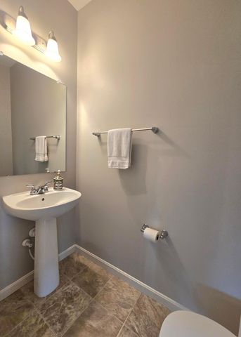 4879 Shallowford Loop, Grove City, OH 43123