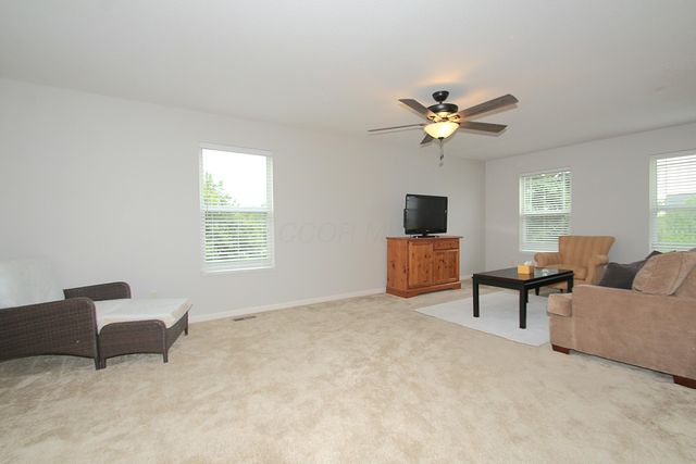 4879 Shallowford Loop, Grove City, OH 43123