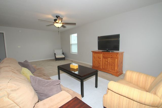 4879 Shallowford Loop, Grove City, OH 43123