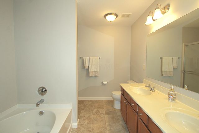 4879 Shallowford Loop, Grove City, OH 43123