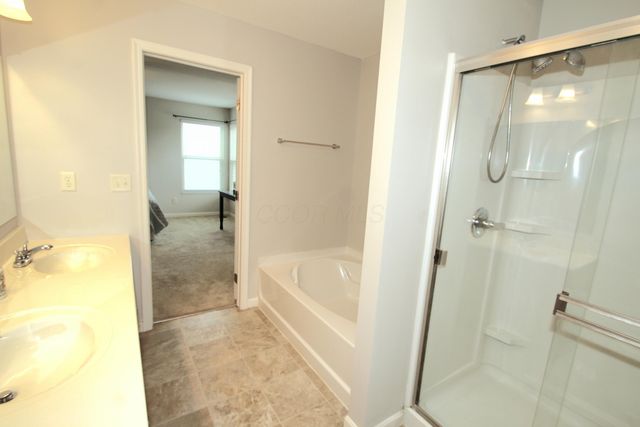 4879 Shallowford Loop, Grove City, OH 43123