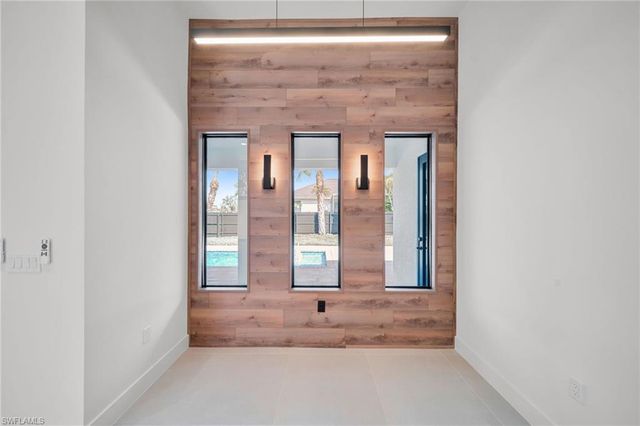 1317 SW 5th PL, Cape Coral, FL 33991