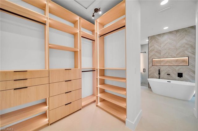 1317 SW 5th PL, Cape Coral, FL 33991